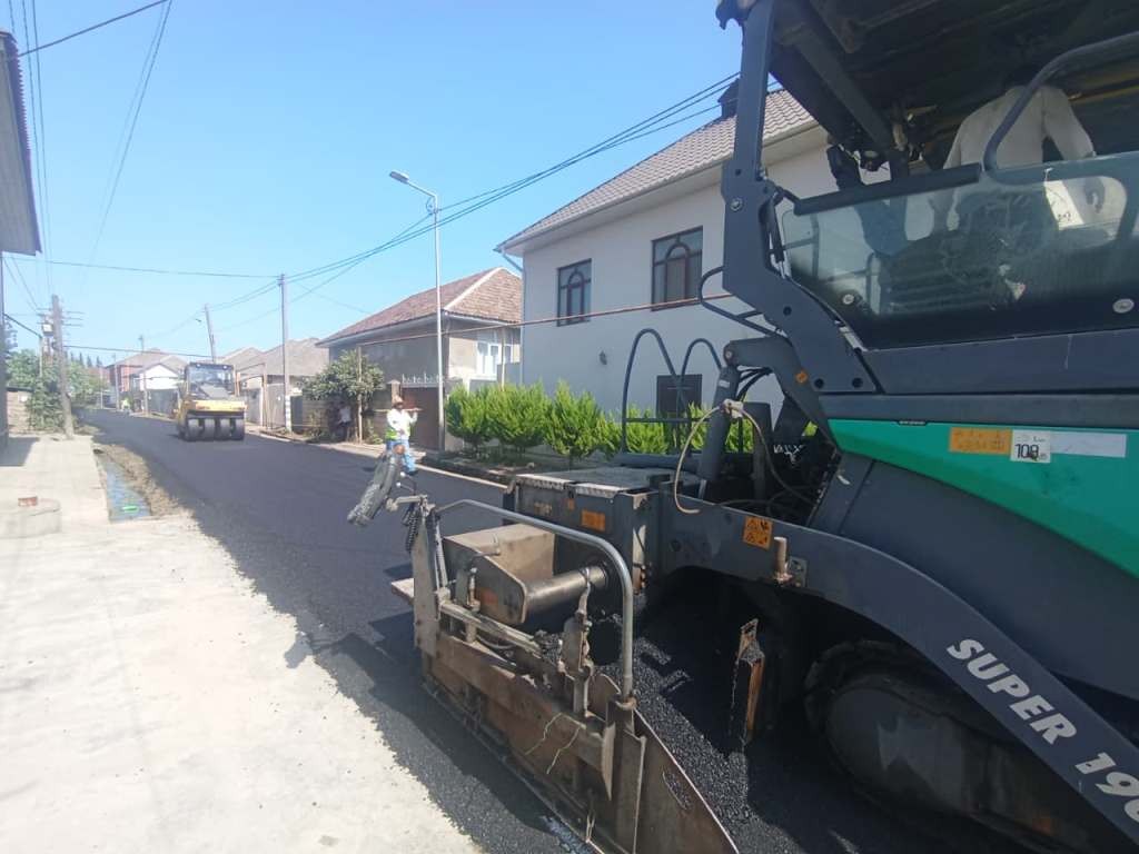 Taleh Qaraşov asfaltlanma işləri aparılan 3 küçəyə yerində baxış keçirib - FOTOLAR